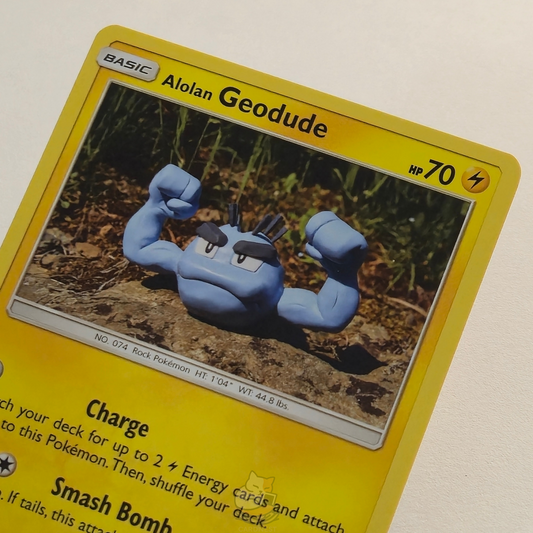 Alolan Geodude 35/181 Pokémon card from Team Up – Near Mint condition – close-up detail