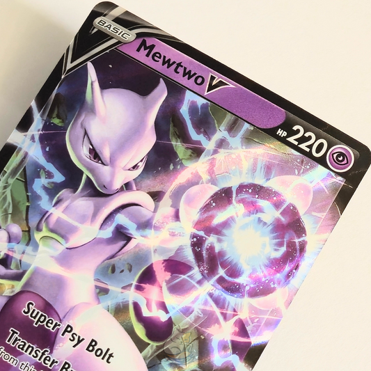 Mewtwo V 030/078 Ultra Rare Pokémon card from Pokémon Go – Near Mint condition – close-up detail