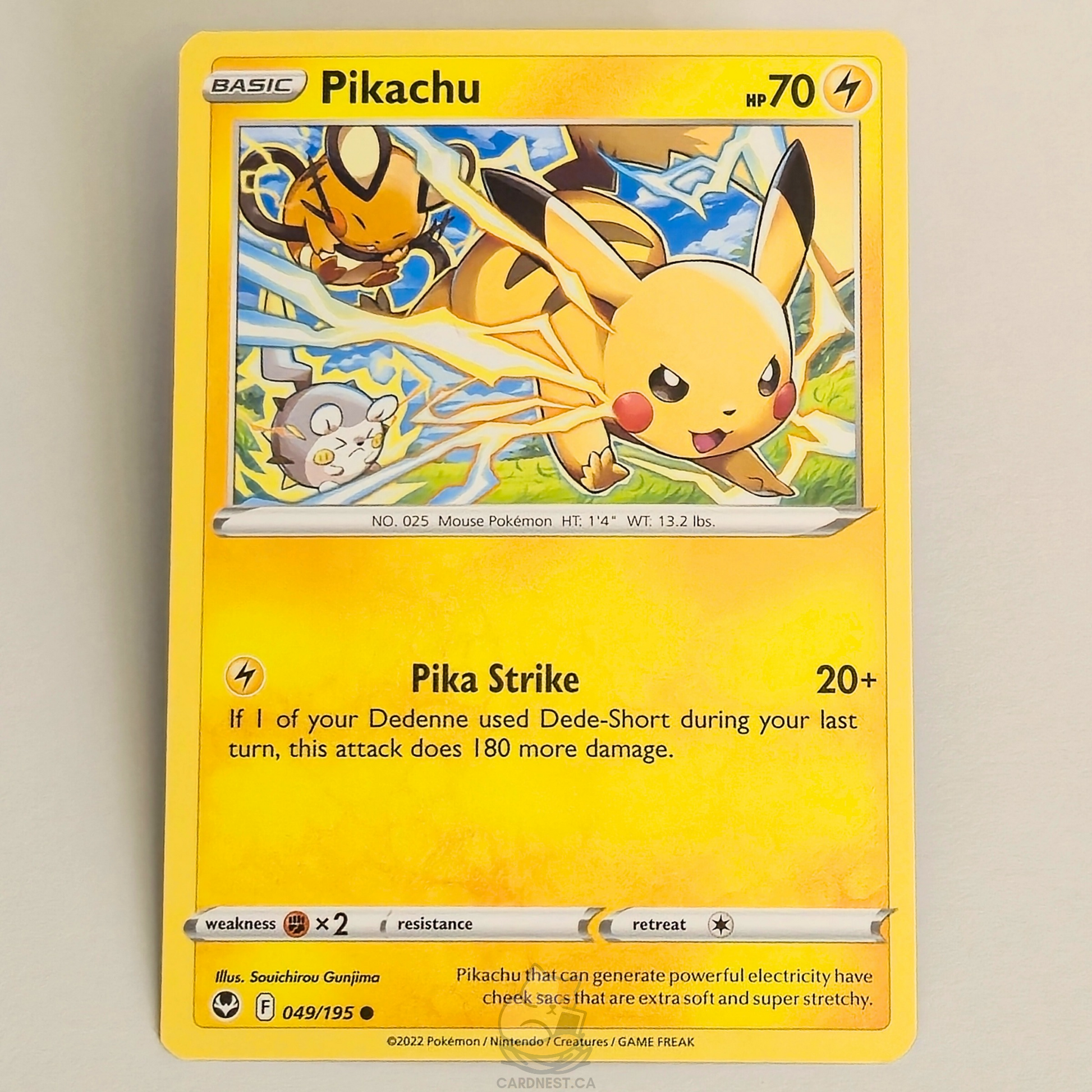 Pikachu 049/195 Pokémon card from Silver Tempest – Near Mint condition